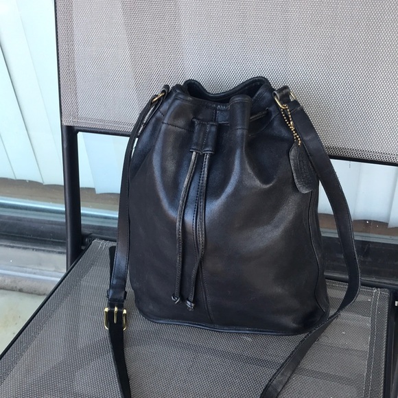 Coach Handbags - Coach vintage leather bucket bag
